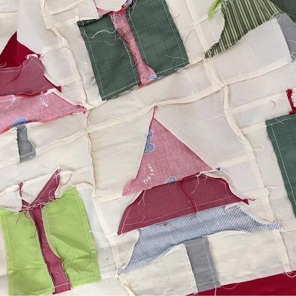 Christmas Mystery Baby Quilt Top 47x47" Pieced~ BABY/BED/Wall Decor - Picture 4 of 4
